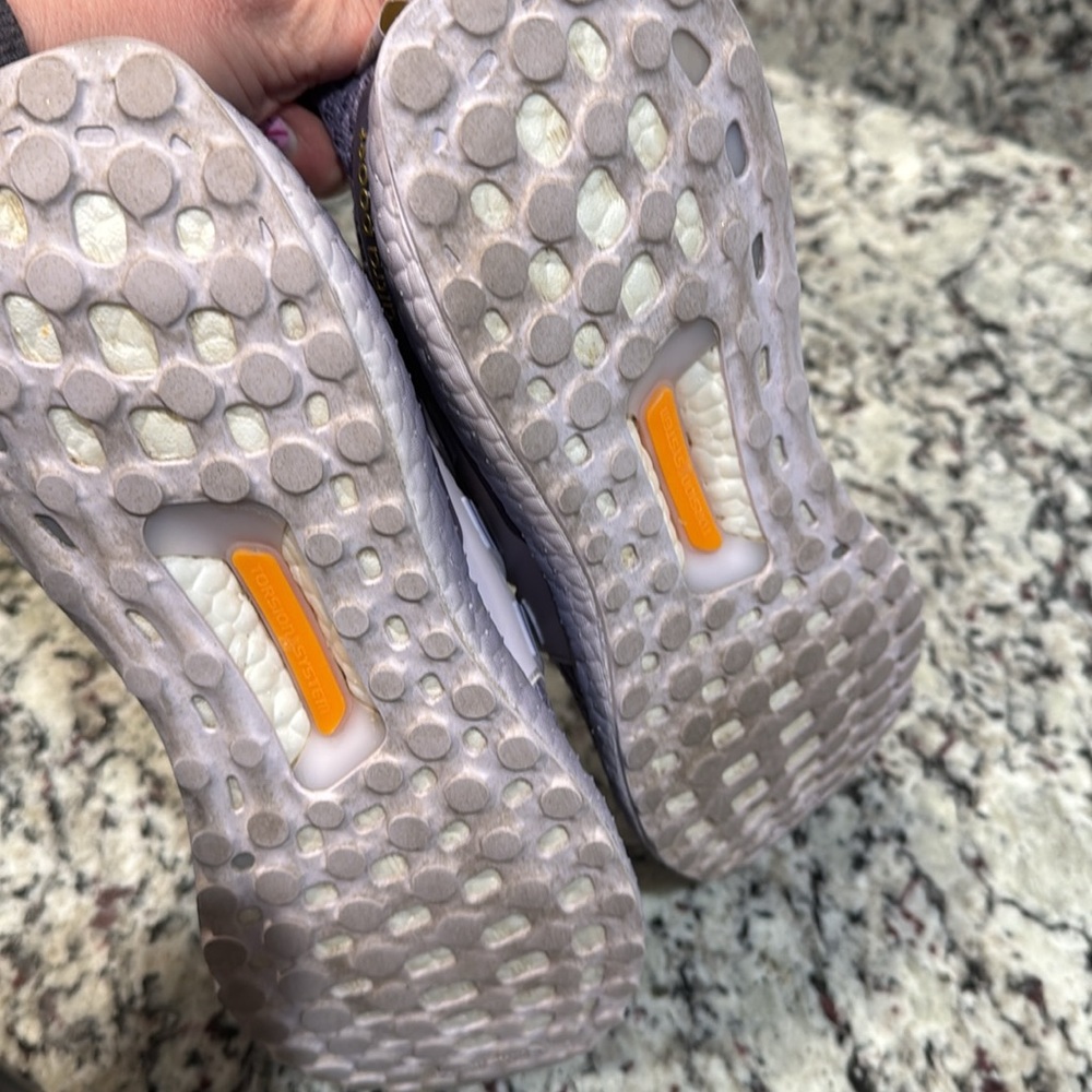 Adidas UltraBoost 5.0 DNA W ACE
Running Shoes Purple HO6336
Women's Size 9.5 $75 - Picture 10 of 12